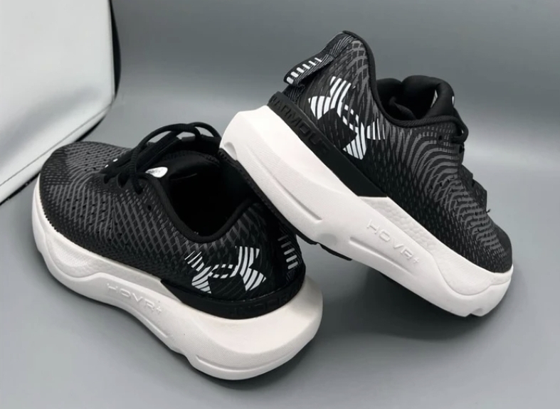 کتونی آندرارمور ، وارداتی ساخت ویتنام ، فروش بصورت عمده و تک ، سایز۴۰ تا ۴۵ . Under Armour lnfinite pro Running shoes
