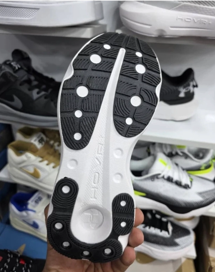 کتونی آندرارمور ، وارداتی ساخت ویتنام ، فروش بصورت عمده و تک ، سایز۴۰ تا ۴۵ . Under Armour lnfinite pro Running shoes