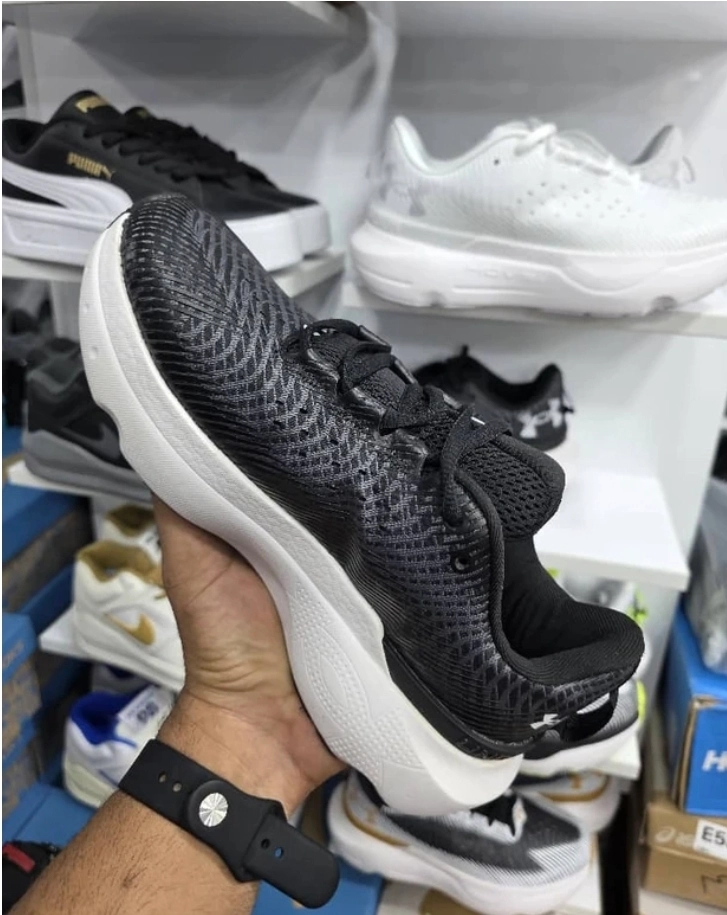 کتونی آندرارمور ، وارداتی ساخت ویتنام ، فروش بصورت عمده و تک ، سایز۴۰ تا ۴۵ . Under Armour lnfinite pro Running shoes