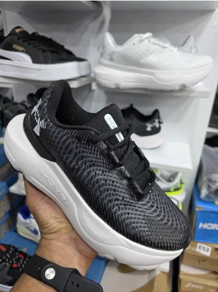 کتونی آندرارمور ، وارداتی ساخت ویتنام ، فروش بصورت عمده و تک ، سایز۴۰ تا ۴۵ . Under Armour lnfinite pro Running shoes