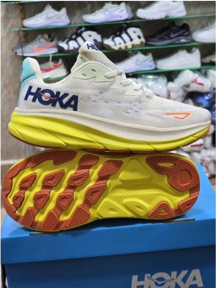 کتونی هوکا کلیفتون ۹، وارداتی ساخت ویتنام ، فروش بصورت عمده و تک . سایز ۳۸ تا ۴۵ . Hoka Clifton 9 vietnam