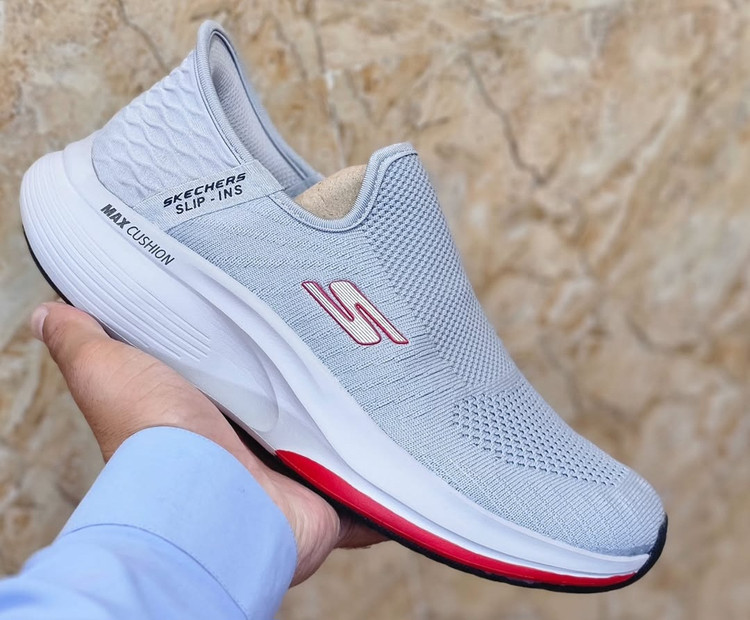 کتونی اسکیچرز سایز ۴۰ تا ۴۵ تنوع وارداتی ویتنام ، فروش بصورت عمده و تک. Skechers slip ins