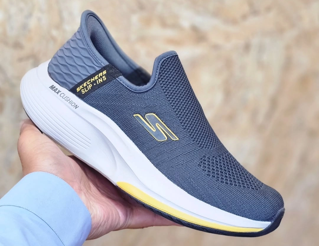 کتونی اسکیچرز سایز ۴۰ تا ۴۵ تنوع وارداتی ویتنام ، فروش بصورت عمده و تک. Skechers slip ins