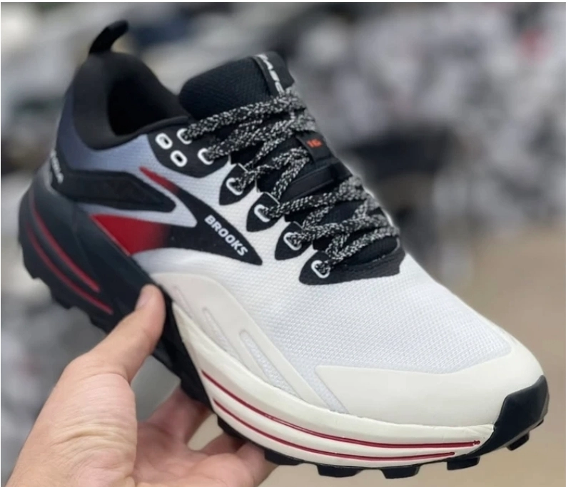کتونی بروکس کاسکادیا ۱۶ وارداتی ویتنام ، سایز ۴۰ تا ۴۵ فروش بصورت عمده و تک . Brooks Cascadia 16 vietnam