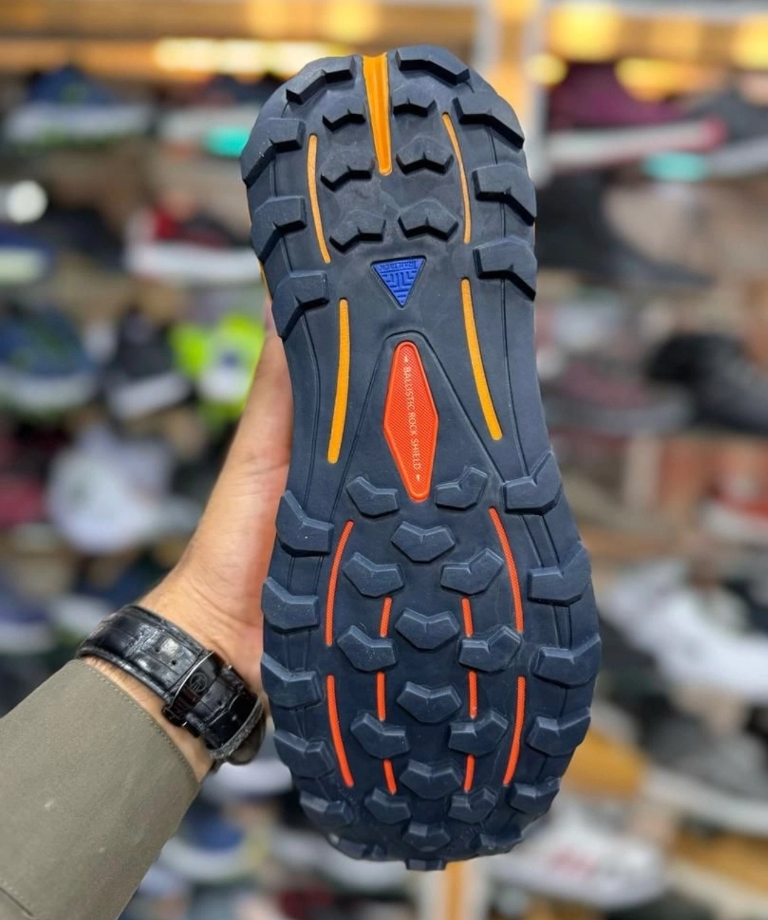 کتونی بروکس کاسکادیا ۱۶ وارداتی ویتنام ، سایز ۴۰ تا ۴۵ فروش بصورت عمده و تک . Brooks Cascadia 16 vietnam