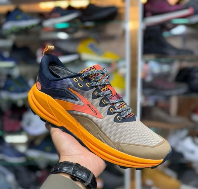 کتونی بروکس کاسکادیا ۱۶ وارداتی ویتنام ، سایز ۴۰ تا ۴۵ فروش بصورت عمده و تک . Brooks Cascadia 16 vietnam