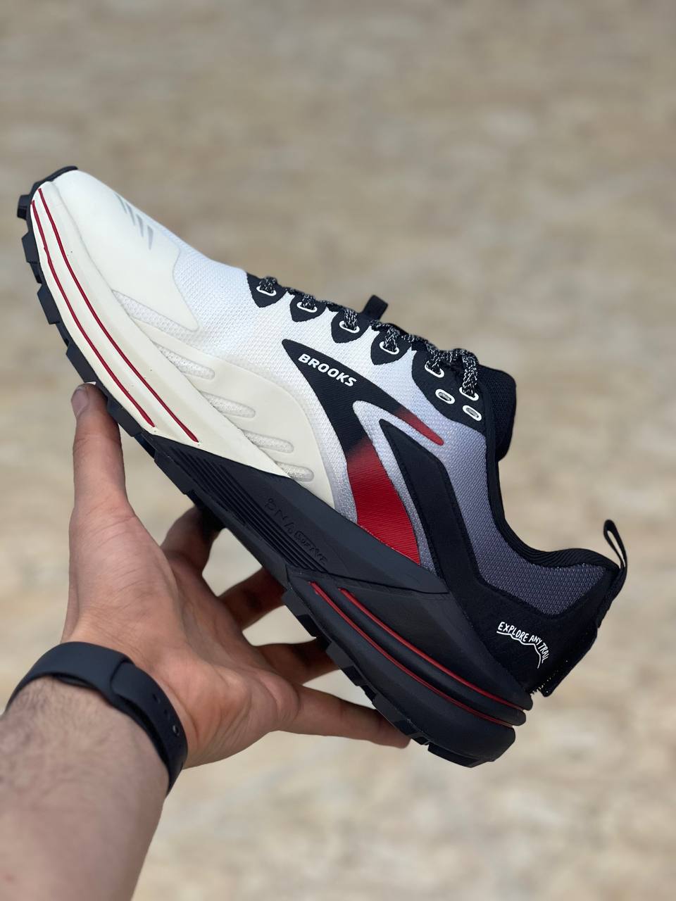 کتونی بروکس کاسکادیا ۱۶ وارداتی ویتنام ، سایز ۴۰ تا ۴۵ فروش بصورت عمده و تک . Brooks Cascadia 16 vietnam