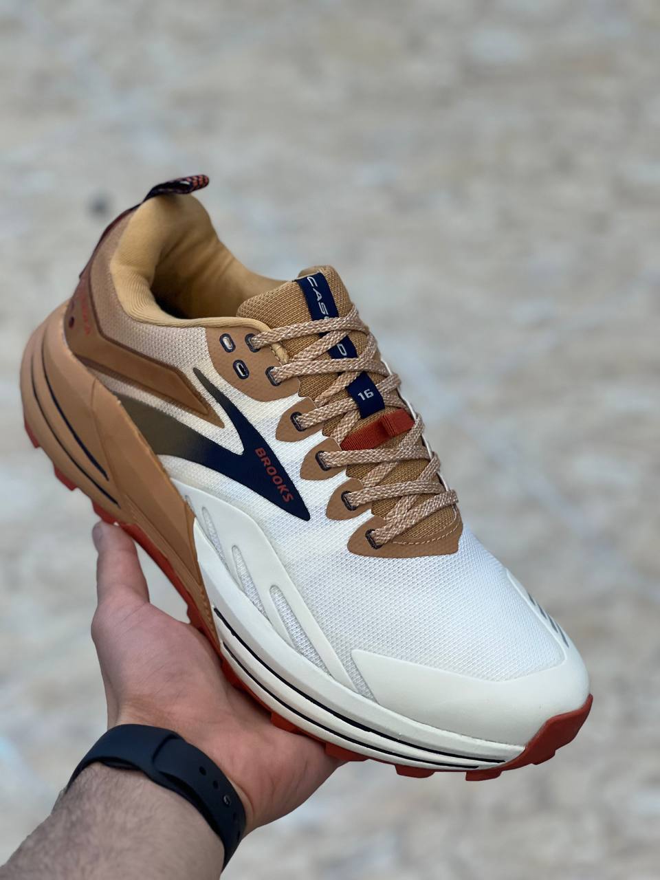 کتونی بروکس کاسکادیا ۱۶ وارداتی ویتنام ، سایز ۴۰ تا ۴۵ فروش بصورت عمده و تک . Brooks Cascadia 16 vietnam