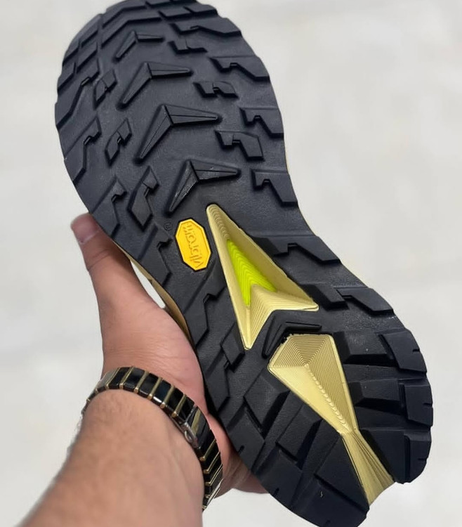 کتونی هوکا وان وان زیره ویبرام گورتکس ، وارداتی ساخت ویتنام ، سایز۴۰ تا ۴۵ فروش بصورت عمده و تک . HOKA ONE ONE M SKYLINE_FLOAT X VIETNAM