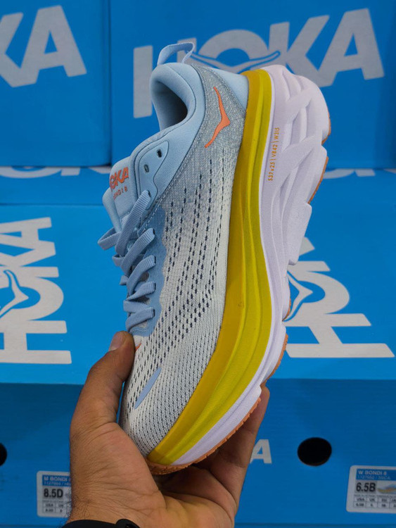 کتونی رانینگ هوکا باندی ۸ ، ساخت ویتنام ، hoka bondi 8