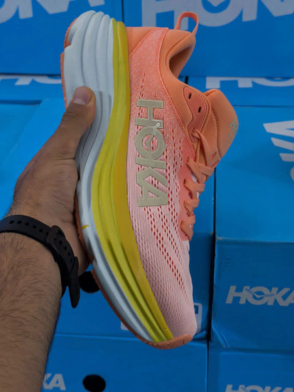 کتونی رانینگ هوکا باندی ۸ ، ساخت ویتنام ، hoka bondi 8
