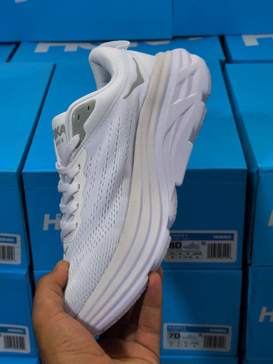 کتونی رانینگ هوکا باندی ۸ ، ساخت ویتنام ، hoka bondi 8