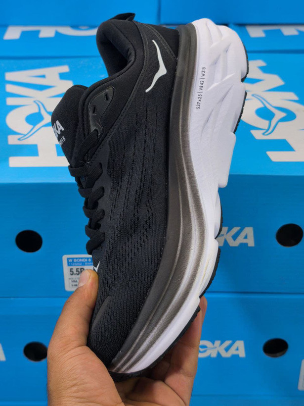 کتونی رانینگ هوکا باندی ۸ ، ساخت ویتنام ، hoka bondi 8