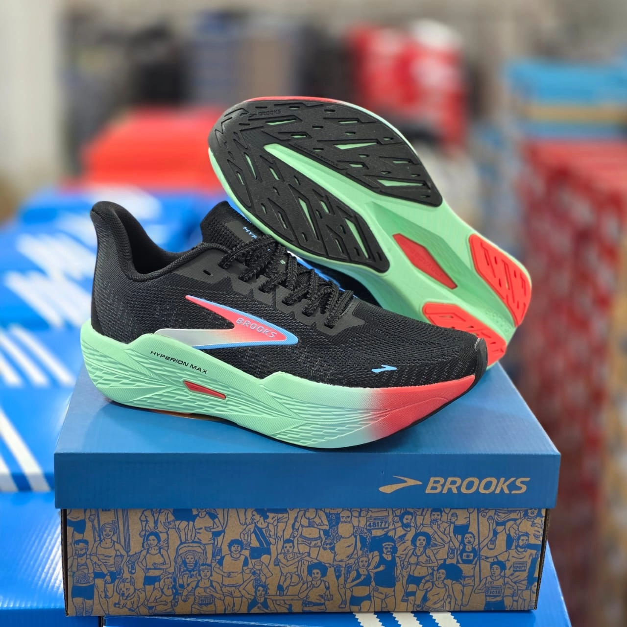 کتونی بروکس هایپریون مکس ،وارداتی ویتنام سایز ۴۰ تا ۴۵ ، فروش بصورت عمده و تک brooks hyperion max