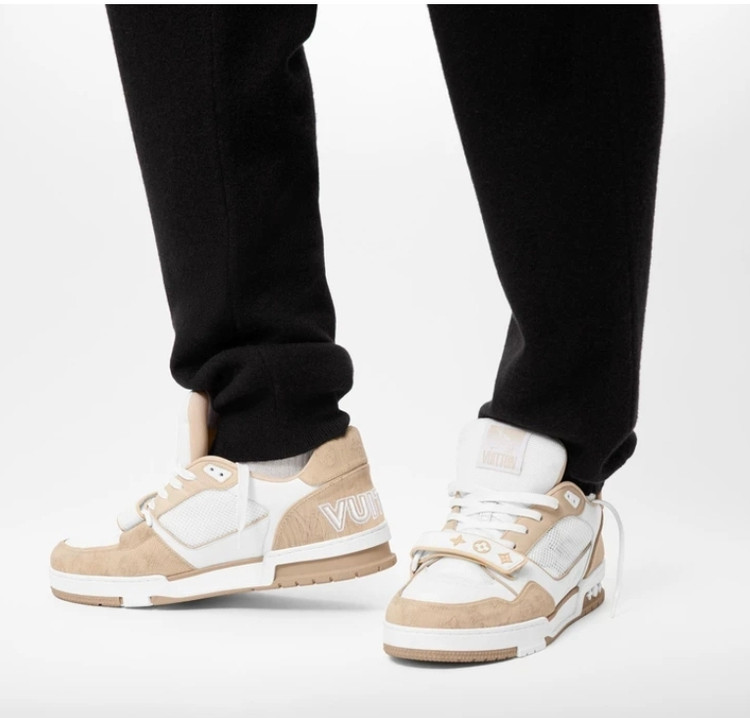 کتونی لویز ویلتون ساخت ویتنام وارداتی سایز۴۰الی ۴۵ فروش تکی و عمده پایین ترین قیمت/ .Louis Vuitton LV Trainer Velcro Strap Monogram Denim Vietnam