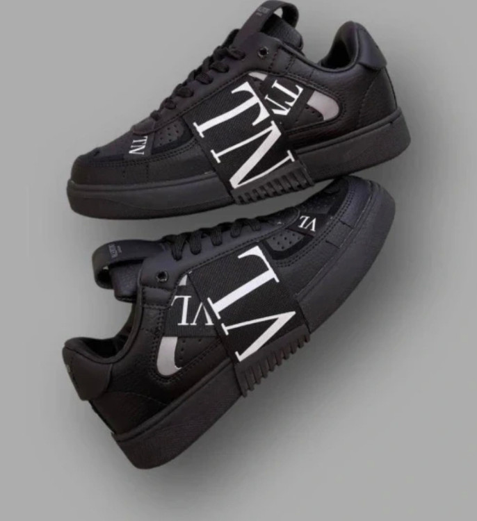 Valentino Garavani Vietnam .ماموت