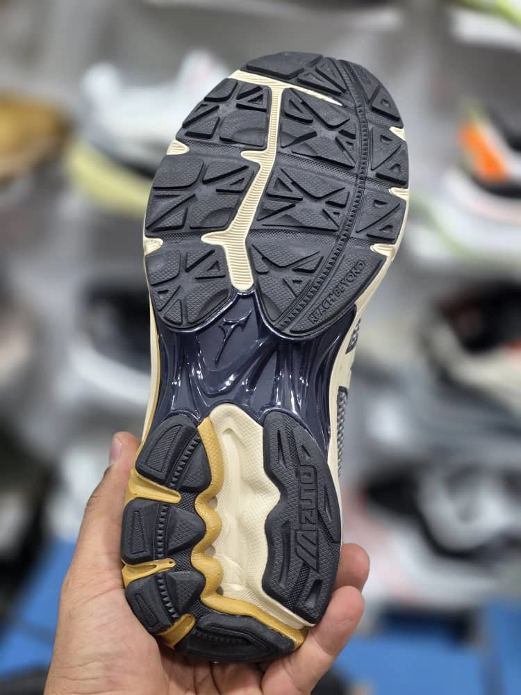 Mizuno Wave Rider Beta vietnam. میزانو