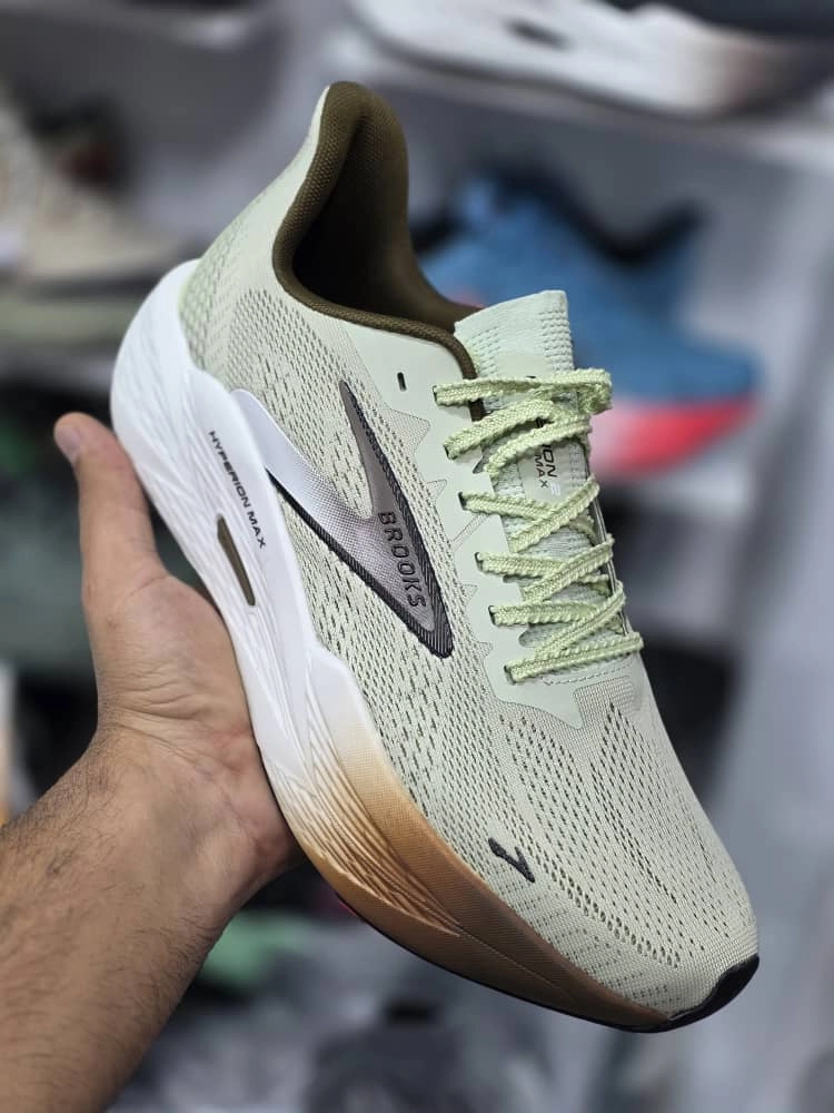 کتونی بروکس هایپریون مکس ،وارداتی ویتنام سایز ۴۰ تا ۴۵ ، فروش بصورت عمده و تک brooks hyperion max