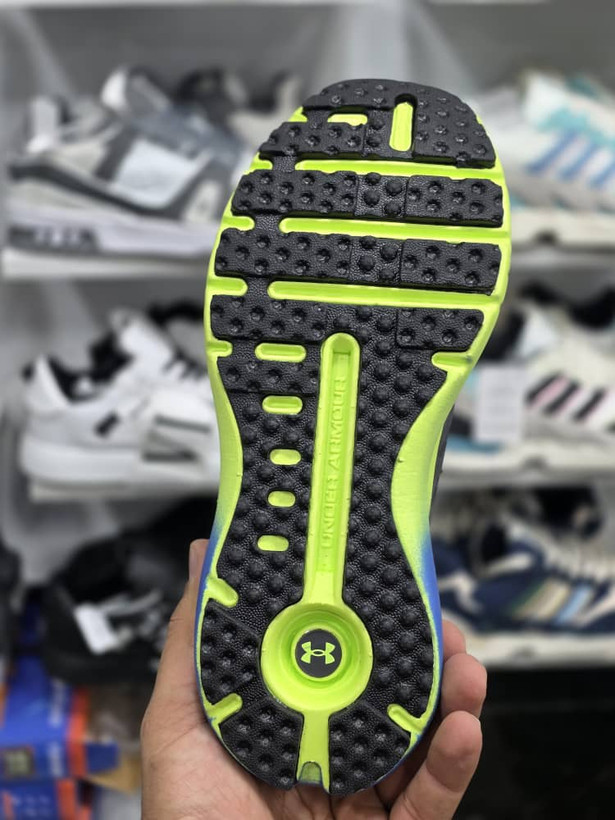 کتونی اندرارمور پانتوم مدرن ۱ / اصل ویتنام / مناسب ورزش و پیاده روی / under armour hove phantom /ساخت ویتنام سایز ۴۰ ۴۱ ۴۲ ۴۳ ۴۴ ۴۵