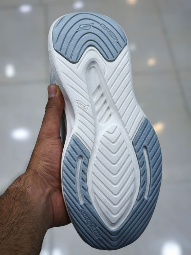 کتونی اسکیچرز وارداتی ویتنام سایز ۴۰ تا ۴۵ فروش بصورت عمده و تک. Skechers Max Cushion vietnam