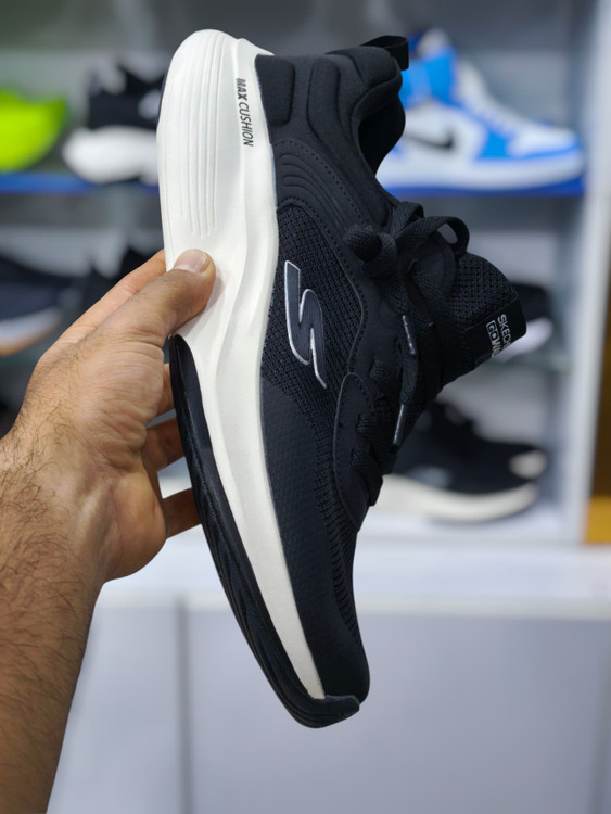 Skechers Max Cushion vietnam. اسکیچرز