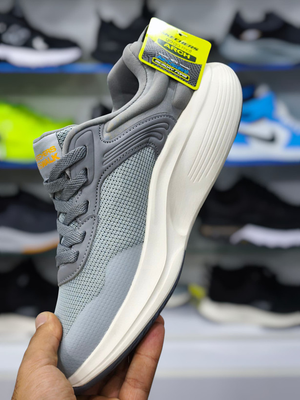 کتونی اسکیچرز سایز ۴۰ تا ۴۵ فروش تکی و عمده.وارداتی ویتنام . Skechers Max Cushion vietnam