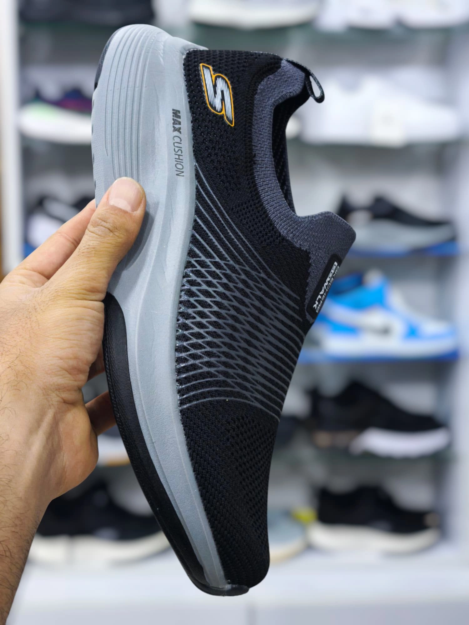 کتونی اسکیچرز ساخت ویتنام وارداتی سایز ۴۰ تا ۴۵ فروش بصو ت عمده و تک . Skechers walk max walker vietnam
