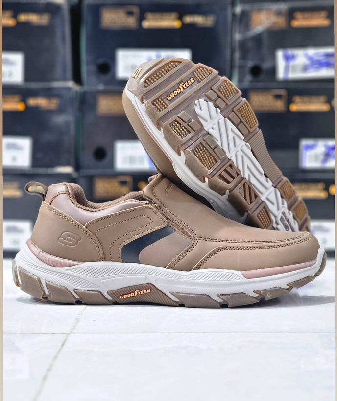 Skechers max cushioning terminus sneaker vietnam. اسکیچرز رویه چرم