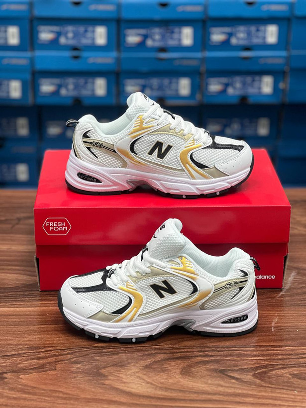 کتونی نیوبالانس ۵۳۰ ویتنامی ، new balance 530. ست اسپرت مناسب پیاده رویی،دویدن ،رانینگ، وارداتی ویتنام سایز 37 تا 40، همراه با جعبه بارکد دار فروش بصورت عمده و تک newbalance530