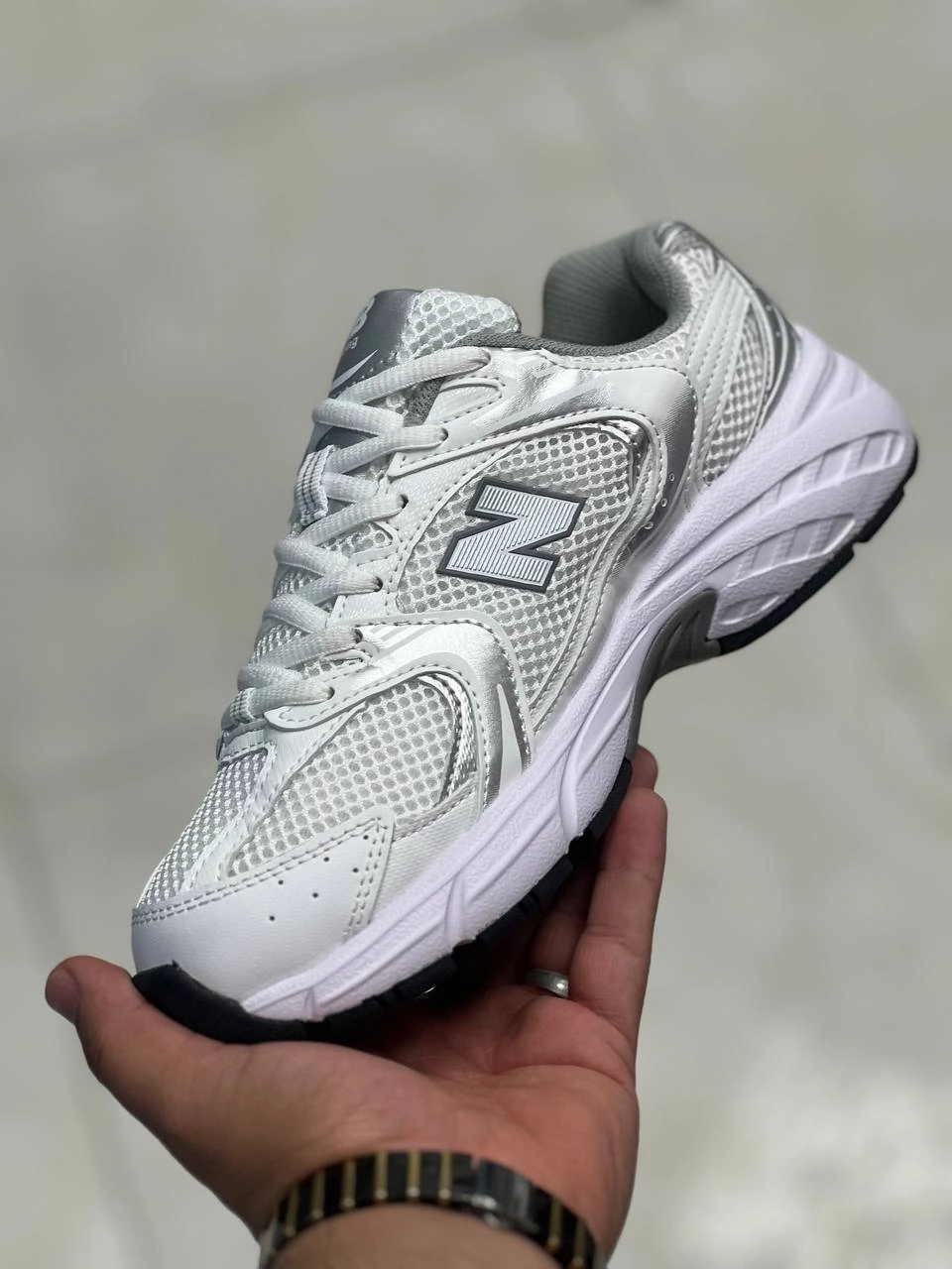 کتونی نیوبالانس ۵۳۰ ویتنامی ، new balance 530. ست اسپرت مناسب پیاده رویی،دویدن ،رانینگ، وارداتی ساخت ویتنام سایز ۳۷تا ۴۵، همراه با جعبه بارکد دار فروش بصورت عمده و تک newbalance530