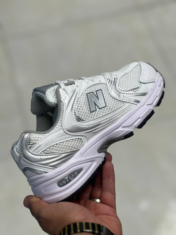 کتونی نیوبالانس ۵۳۰ وارداتی ویتنام ، با جعبه بارکد دار تنوع