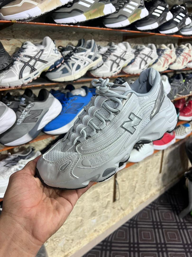 کتونی نیوبالانس ۱۰۰۰. Newbalance1000. ساخت ویتنام .سایز ۴۰ تا ۴۵. فروش عمده و تک