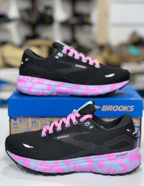 کتونی بروکس گاست ۱۵ / ساخت ویتنام وارداتی /Brooks Ghost 15/ سایز ۳۶_۳۷_۳۸_۳۹_۴۰ /فروش عمده و تک