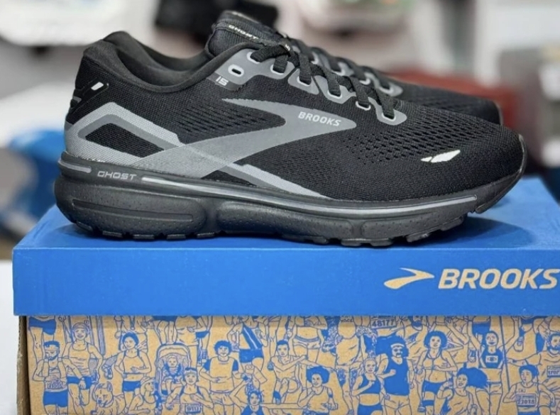 کتونی بروکس گاست ۱۵ /ساخت ویتنام وارداتی /Brooks Ghost 15/ سایز ۴۰_۴۱_۴۲_۴۳_۴۴_۴۵ /فروش عمده و تک .