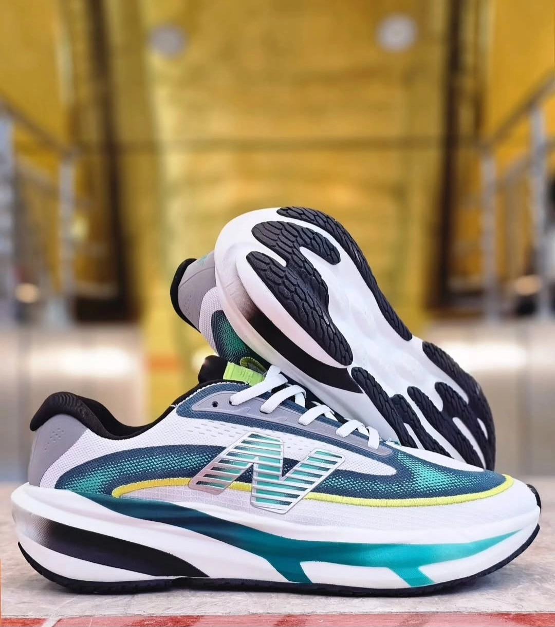 کتونی نیوبالانس فرش فوم/Newbalance fresh foam /مناسب برای باشگاه ، رانینگ ، روزمره .وارداتی ویتنام. سایز ۴۰_۴۱_۴۲_۴۳_۴۴_۴۵/فروش عمده و تک/همراه با جعبه بارکد دار .