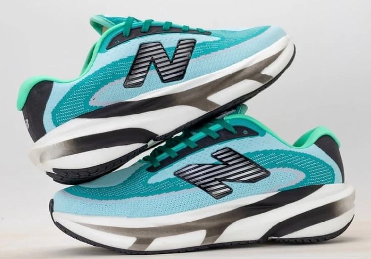 کتونی نیوبالانس فرش فوم/Newbalance fresh foam