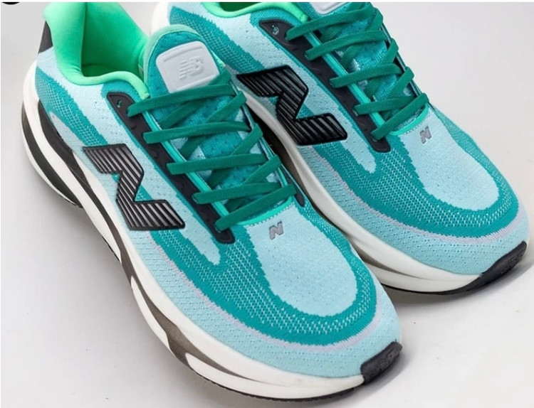 کتونی نیوبالانس فرش فوم/Newbalance fresh foam