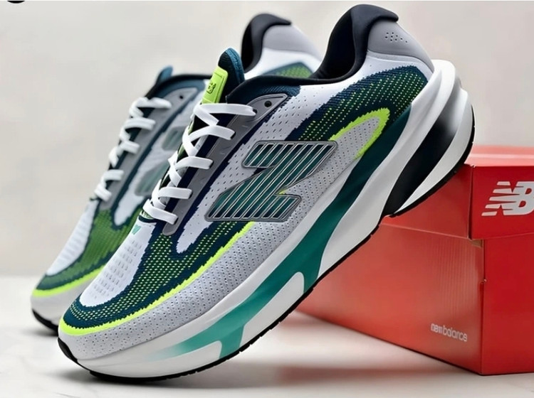 کتونی نیوبالانس فرش فوم/Newbalance fresh foam /مناسب برای باشگاه ، رانینگ ، روزمره .وارداتی ویتنام. سایز ۴۰_۴۱_۴۲_۴۳_۴۴_۴۵/فروش عمده و تک/همراه با جعبه بارکد دار .
