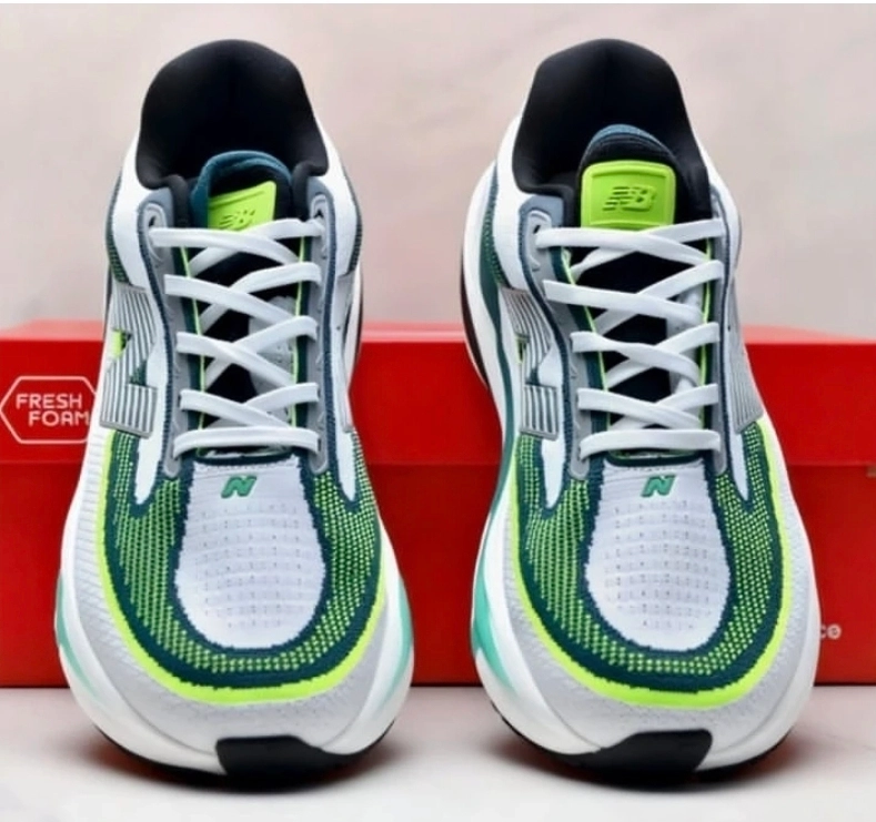 کتونی نیوبالانس فرش فوم/Newbalance fresh foam /مناسب برای باشگاه ، رانینگ ، روزمره .وارداتی ویتنام. سایز ۴۰_۴۱_۴۲_۴۳_۴۴_۴۵/فروش عمده و تک/همراه با جعبه بارکد دار .