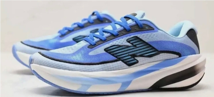 کتونی نیوبالانس فرش فوم/Newbalance fresh foam /مناسب برای باشگاه ، رانینگ ، روزمره .وارداتی ویتنام. سایز ۴۰_۴۱_۴۲_۴۳_۴۴_۴۵/فروش عمده و تک/همراه با جعبه بارکد دار .