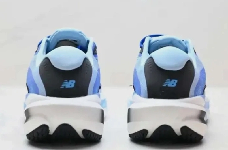 کتونی نیوبالانس فرش فوم/Newbalance fresh foam /مناسب برای باشگاه ، رانینگ ، روزمره .وارداتی ویتنام. سایز ۴۰_۴۱_۴۲_۴۳_۴۴_۴۵/فروش عمده و تک/همراه با جعبه بارکد دار .