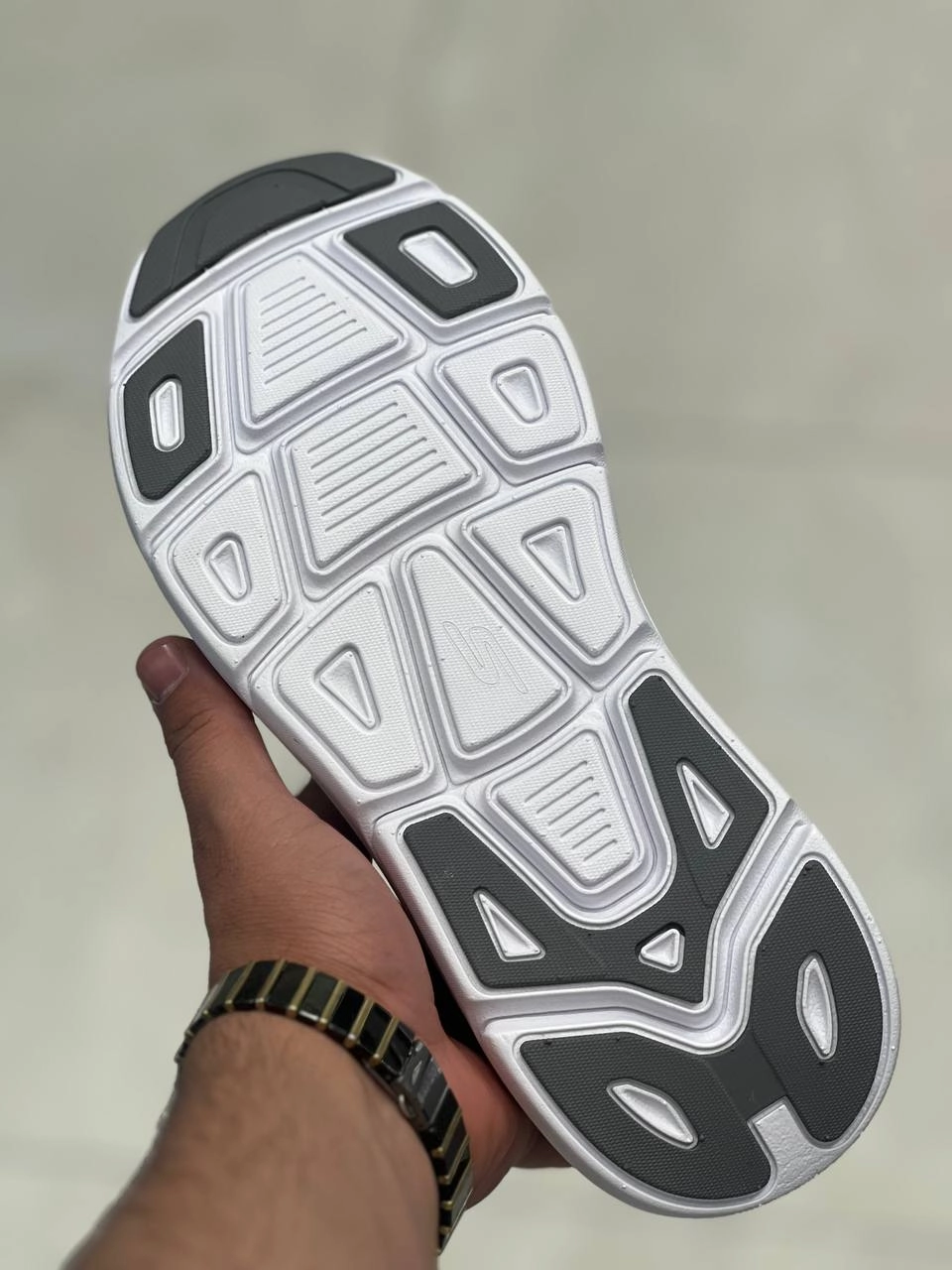 کتونی اسکیچرز/Skechers Max cushion/ سایز ۴۰ تا ۴۵ فروش عمده و تک/ساخت ویتنام وارداتی/ سبک و طبی و راحت