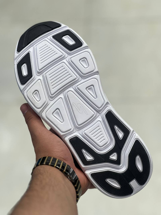 کتونی اسکیچرز/Skechers Max cushion /سایز ۴۰ تا ۴۵/ فروش عمده و تک/ساخت ویتنام وارداتی/ سبک و طبی و راحت