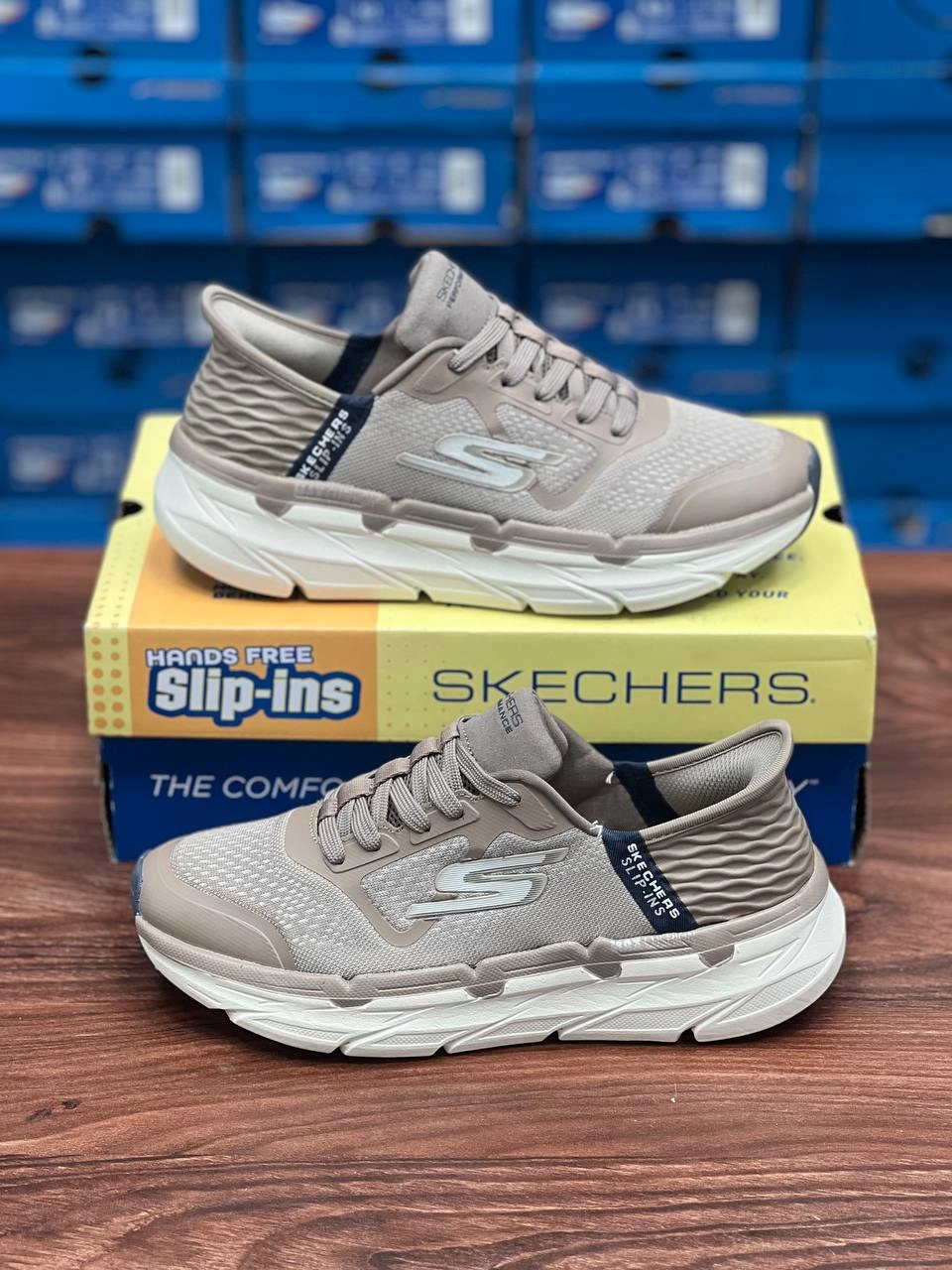کتونی اسکیچرز/Skechers Max cushion/ سایز ۴۰ تا ۴۵/ فروش عمده و تک /ساخت ویتنام وارداتی/ سبک و طبی و راحت