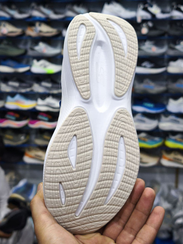 کتونی اسکیچرز مدل max cushion , سایز ۳۷ تا ۴۰ ، وارداتی ویتنام ، فروش عمده و تک. Skechers Max Cushion Vietnam