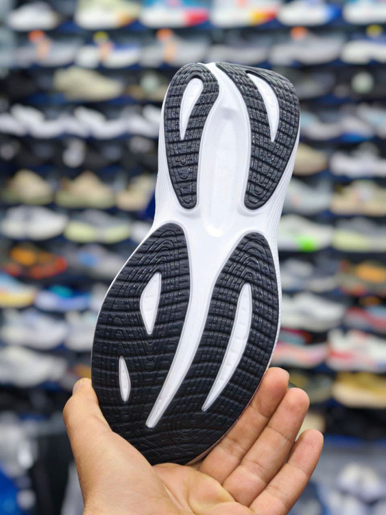 Skechers Max Cushion Vietnam اسکیچرز