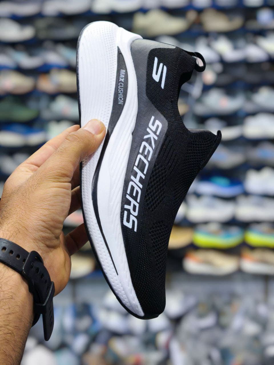 کتونی اسکیچرز مدل max cushion , سایز ۳۷ تا ۴۰ ، وارداتی ویتنام ، فروش عمده و تک. Skechers Max Cushion Vietnam