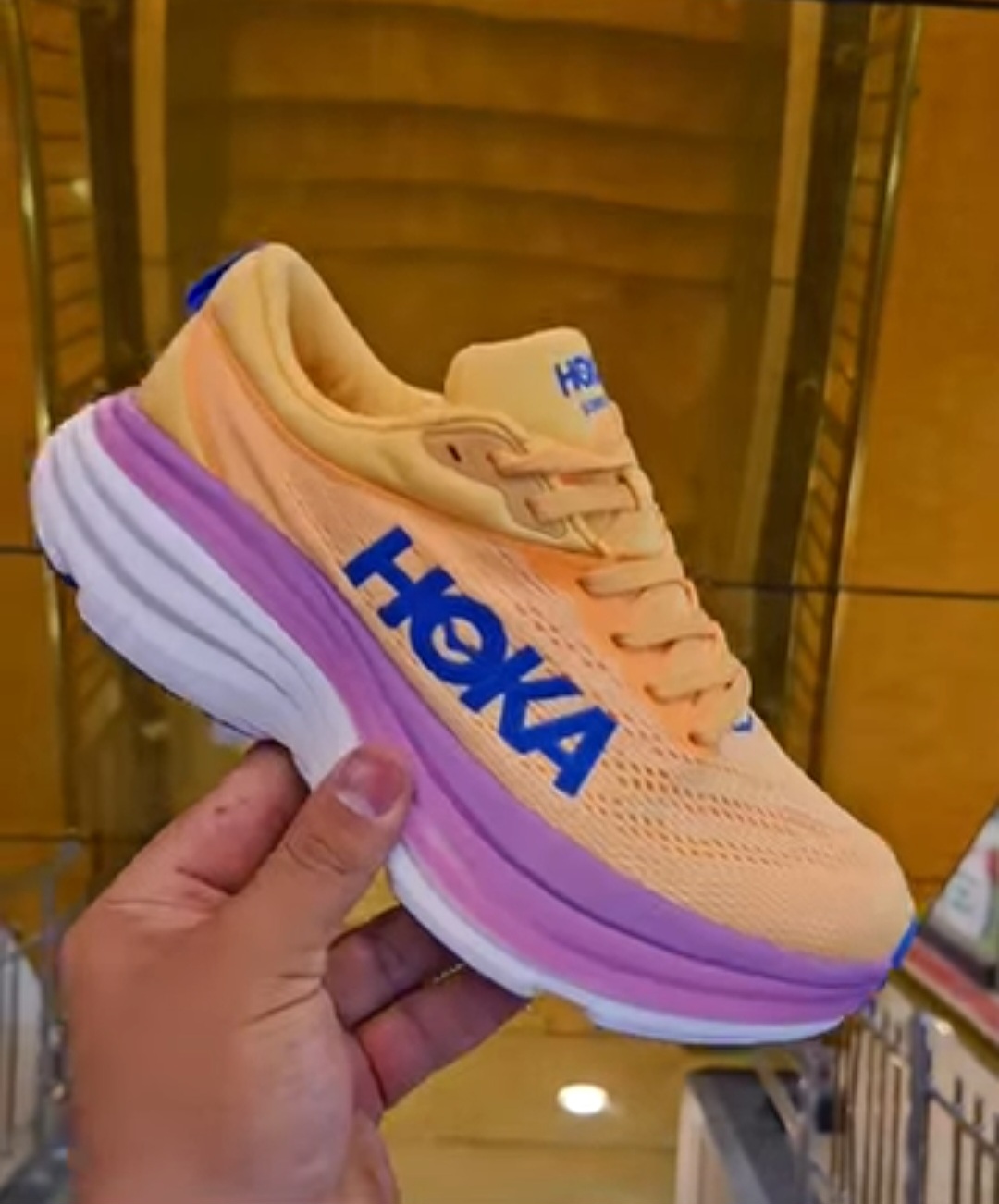 کتونی هوکا باندی ۸ ، وارداتی ویتنام ، hoka bondi 8 , سایز ۳۸ تا ۴۵ ، فروش عمده و تک ، مناسب برای پیاده رویی رانینگ / تضمین کیفیت کالا