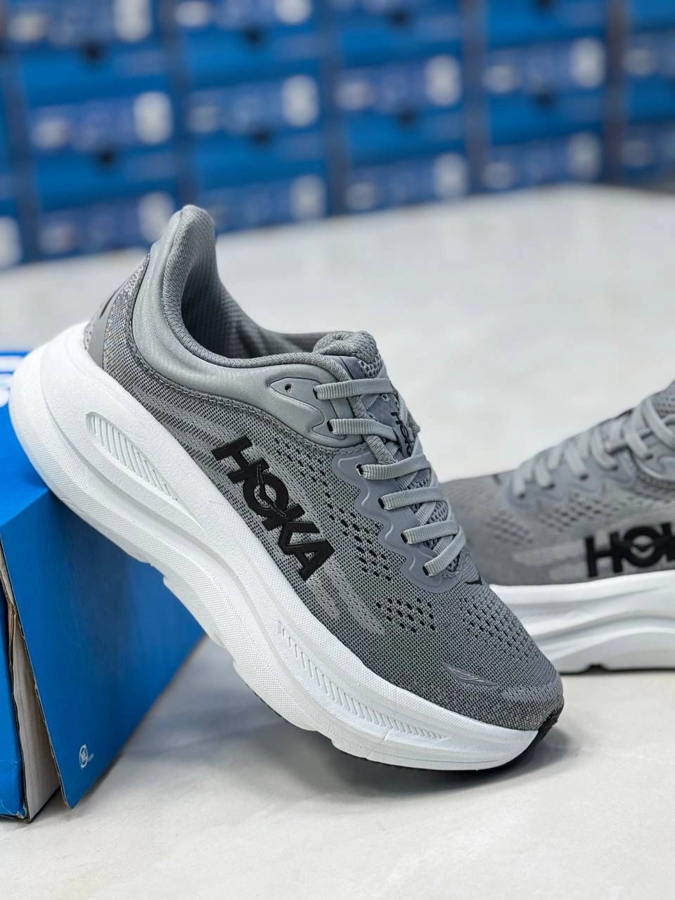 کفش هوکا باندی ۹/shoes hoka bondi 9/کتونی ویتنامی /همراه با جعبه بارکد دار/سایز ۴۰ تا ۴۵ /فروش عمده و تک / تضمین کیفیت کالا