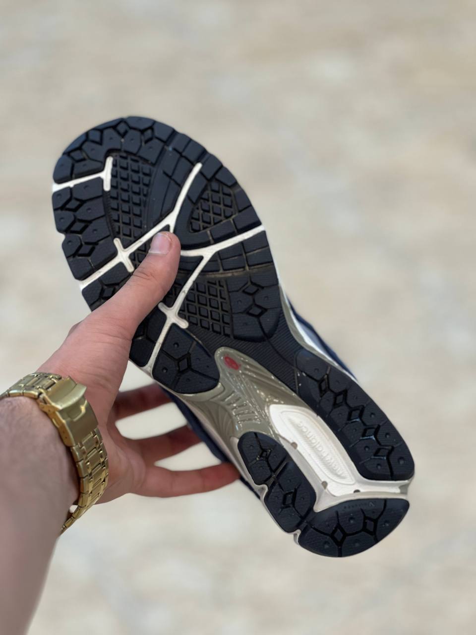 کتونی نیوبالانس۲۰۰۲R. وارداتی ویتنام سایز بندی ۴۰ تا ۴۵ . فروش بصورت عمده و تک .New balance 2002R vietnam